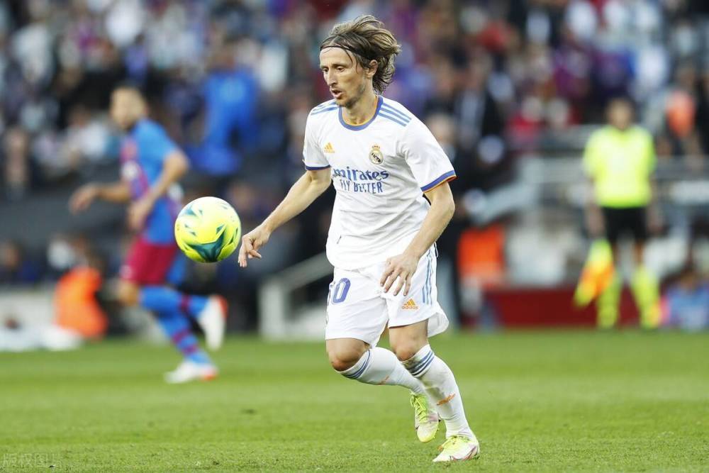 传奇铁卫告别 胡梅尔斯今夏退役