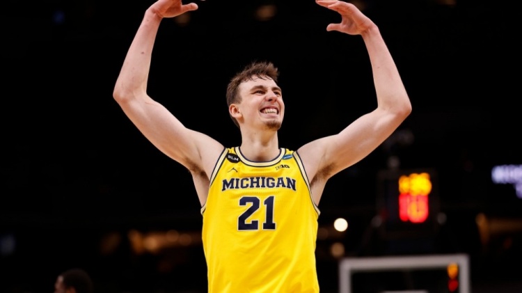 场比赛中已 场比赛中已